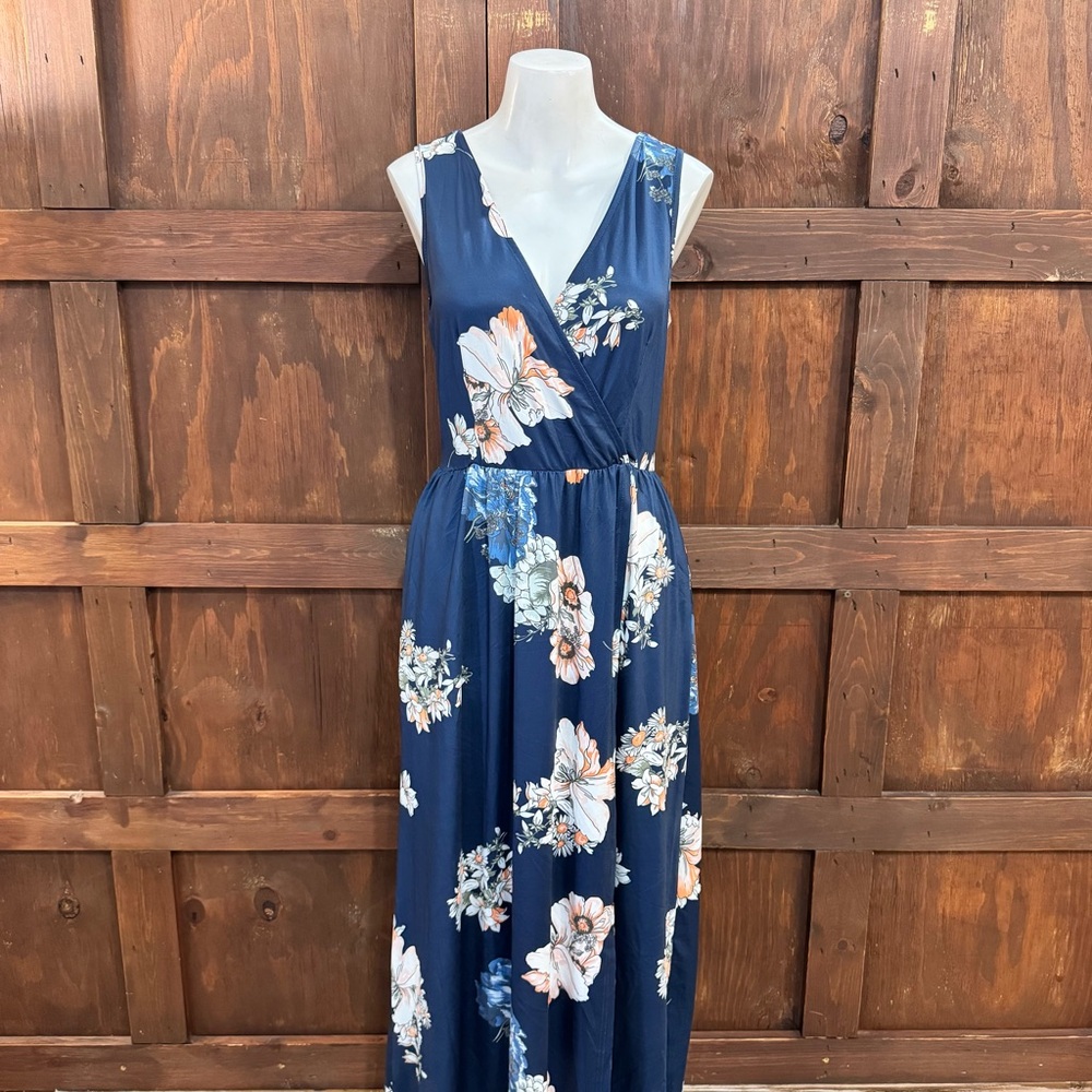 Sleeveless Navy Floral V-Neck Maxi Dress